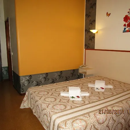 Residencial Pimenta Penzion 2*